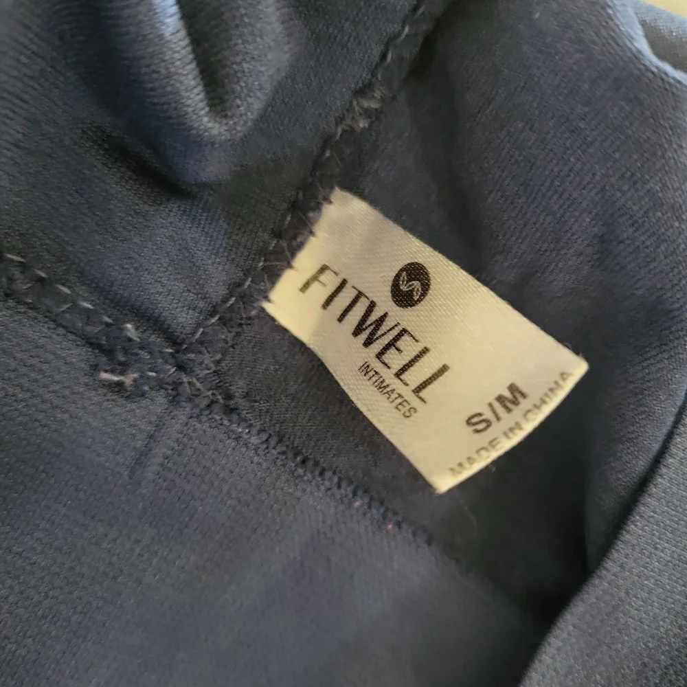 🌿Bra Lot of 3 Women's Small/Medium Sports Bras in Blue, Green, Black & White - Picture 5 of 6